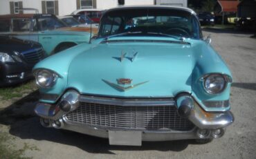 Cadillac-Series-62-1957-Sedan-1