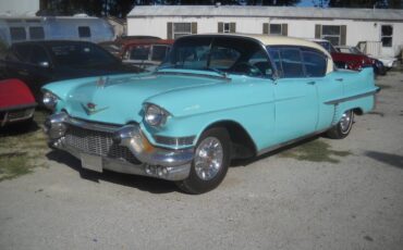 Cadillac-Series-62-1957-Sedan-2