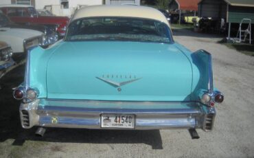 Cadillac-Series-62-1957-Sedan-4