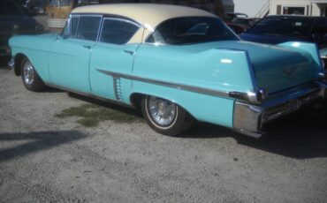 Cadillac-Series-62-1957-Sedan-5