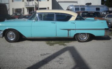 Cadillac-Series-62-1957-Sedan-7