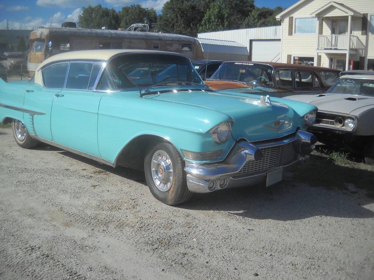Cadillac-Series-62-1957-Sedan