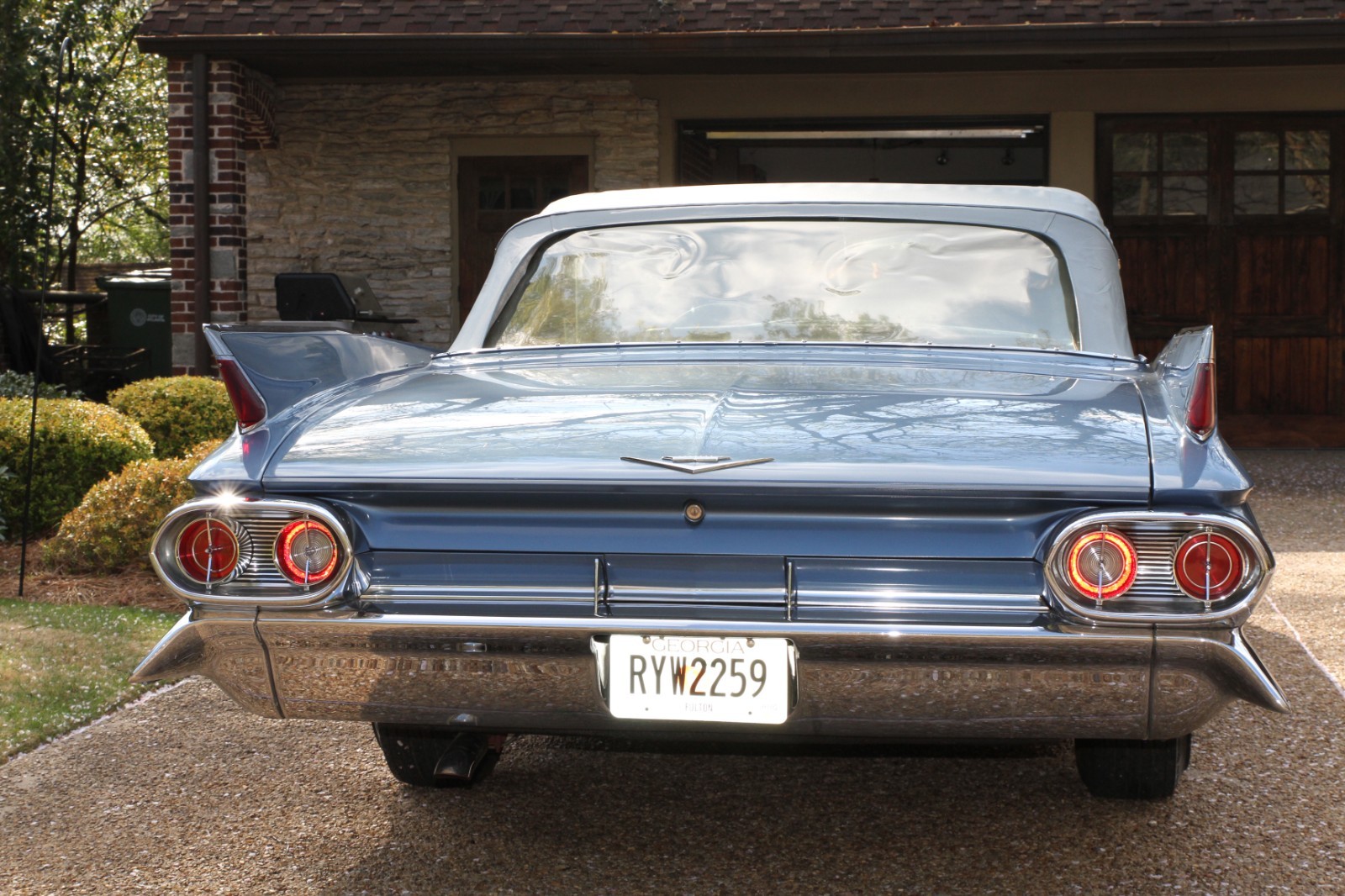 Cadillac-Series-62-1961-Convertible-11