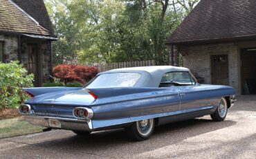 Cadillac-Series-62-1961-Convertible-12