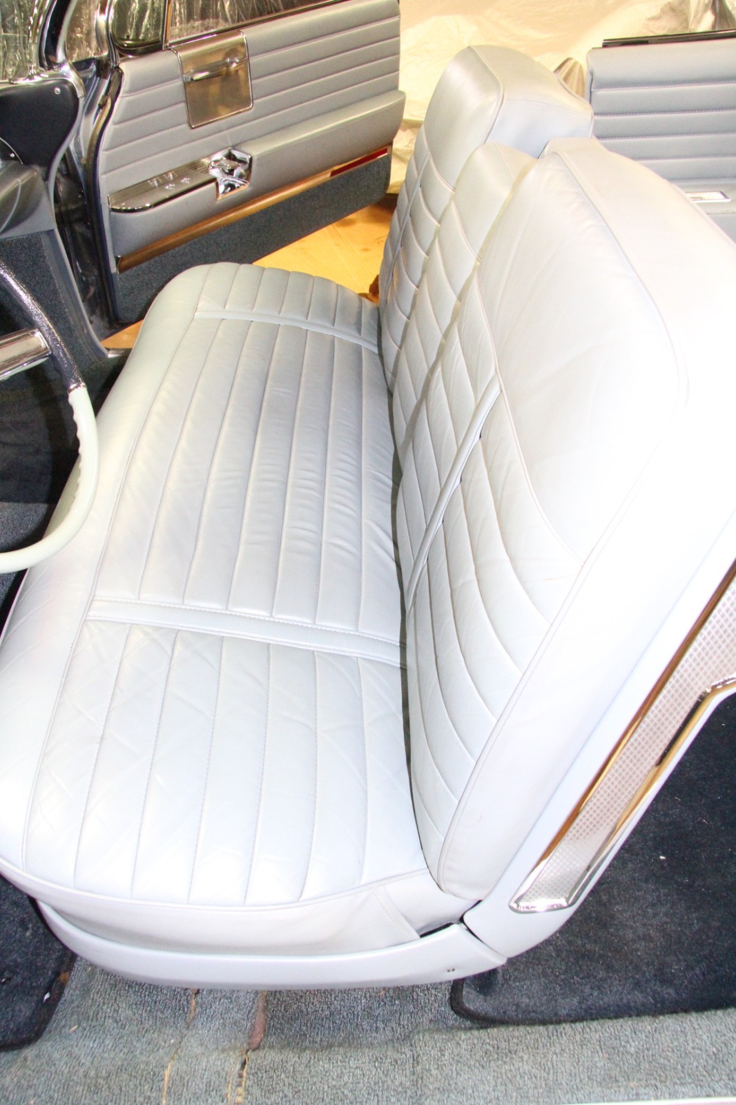 Cadillac-Series-62-1961-Convertible-17