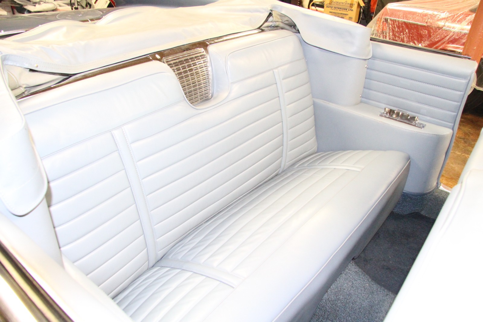 Cadillac-Series-62-1961-Convertible-19