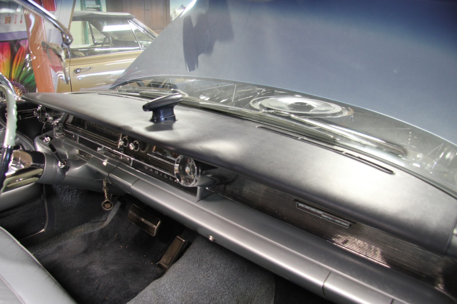 Cadillac-Series-62-1961-Convertible-23