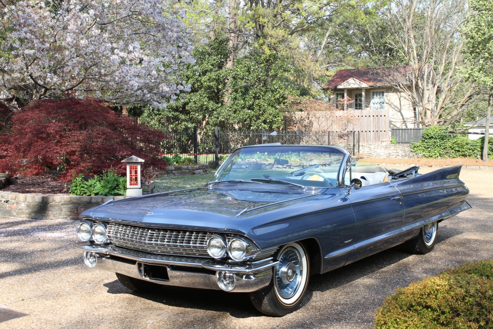Cadillac-Series-62-1961-Convertible-4