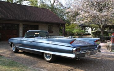 Cadillac-Series-62-1961-Convertible-5