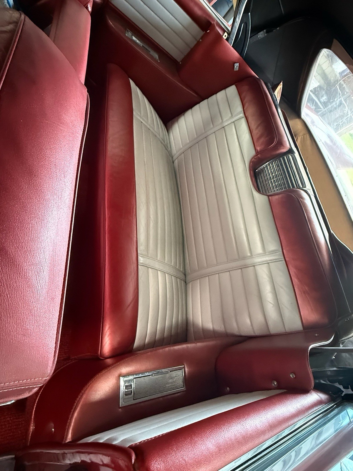 Cadillac-Series-62-1961-Convertible-7