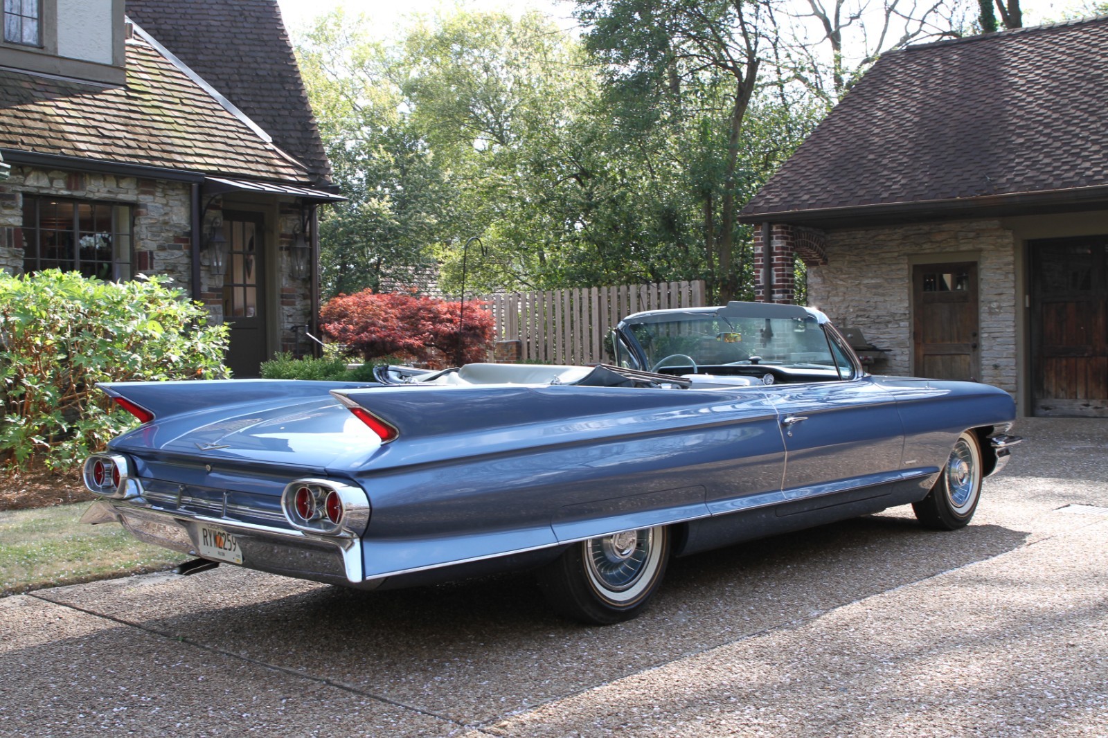 Cadillac-Series-62-1961-Convertible-7