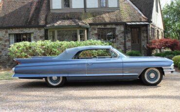 Cadillac-Series-62-1961-Convertible-8
