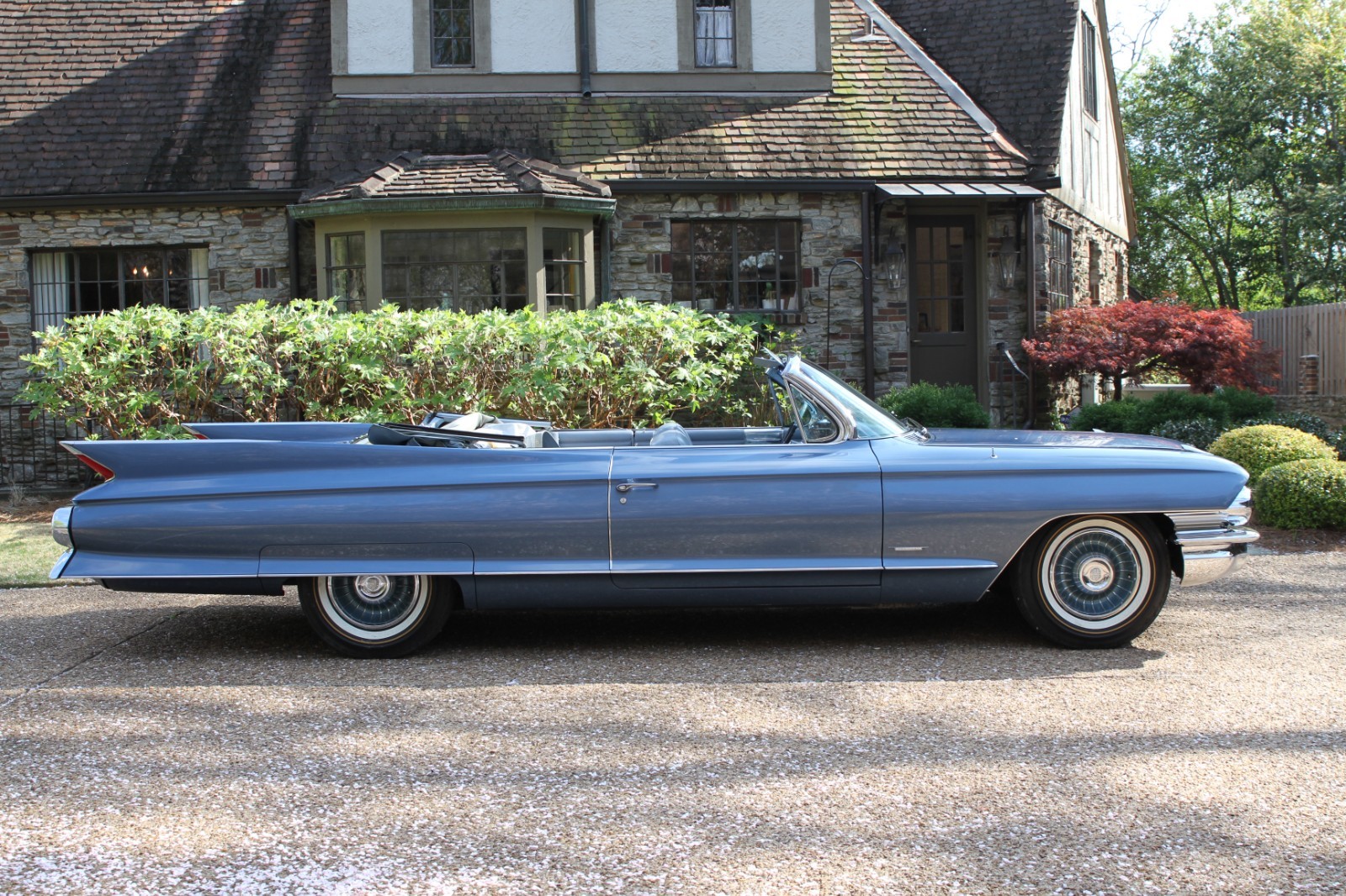 Cadillac-Series-62-1961-Convertible