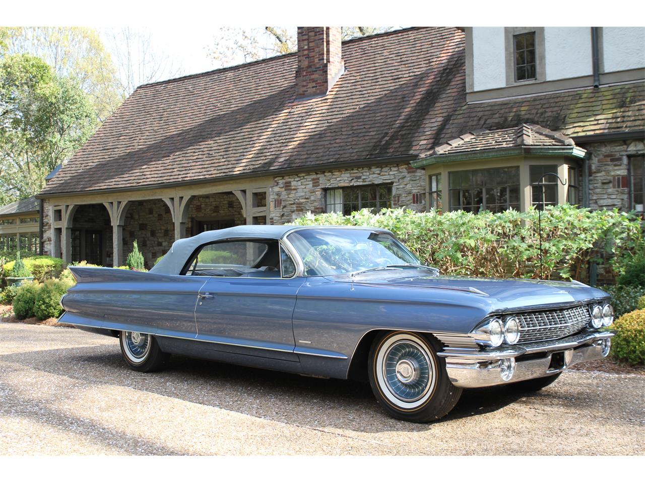 Cadillac-Series-62-1961-Dresden-Blue-Light-Blue-1