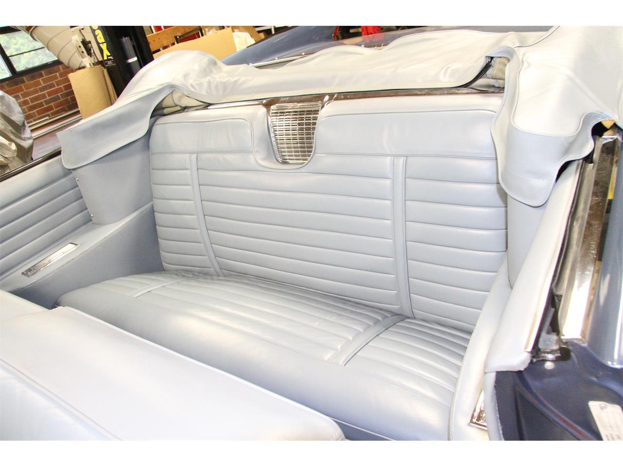 Cadillac-Series-62-1961-Dresden-Blue-Light-Blue-17