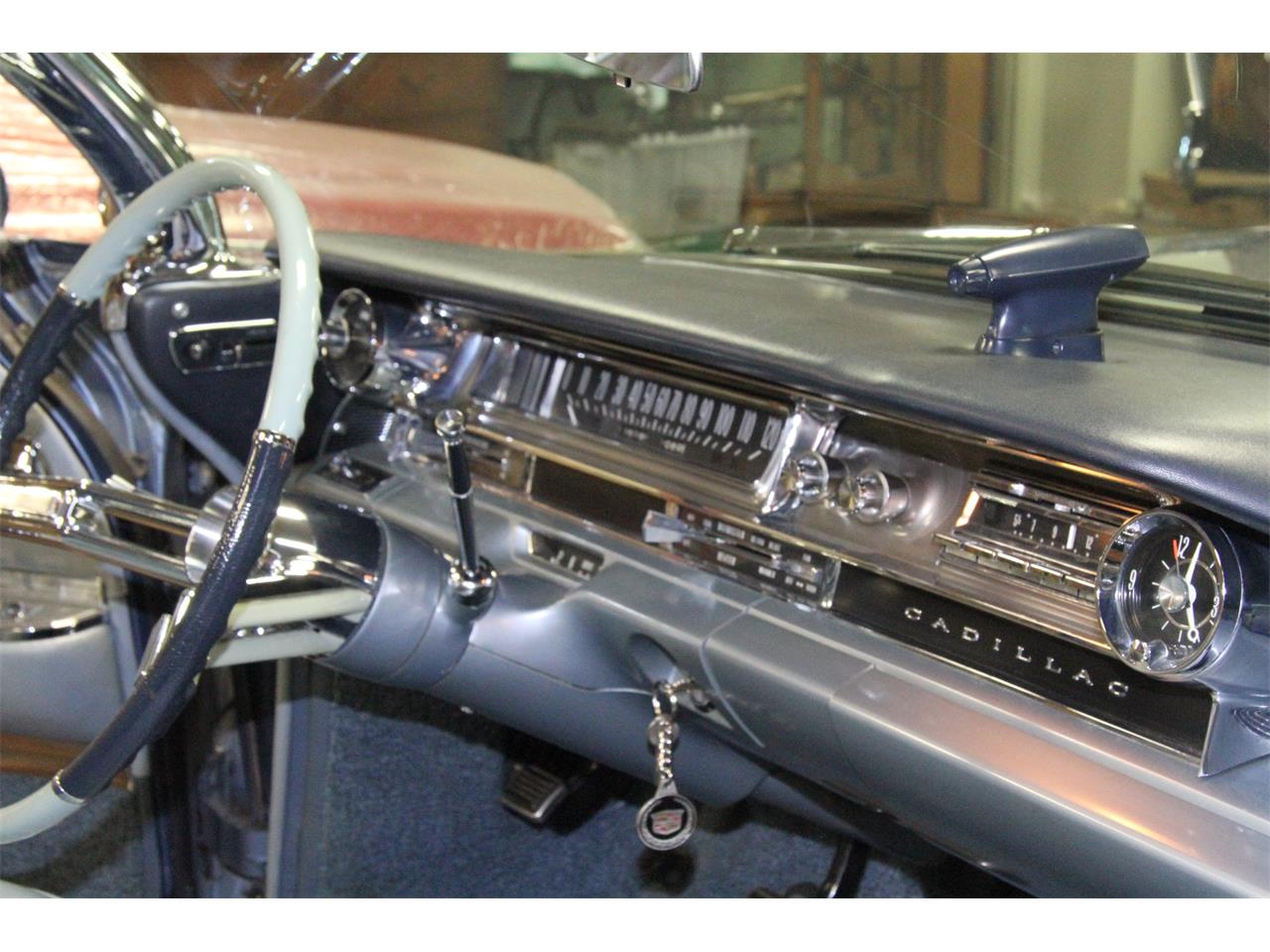 Cadillac-Series-62-1961-Dresden-Blue-Light-Blue-2