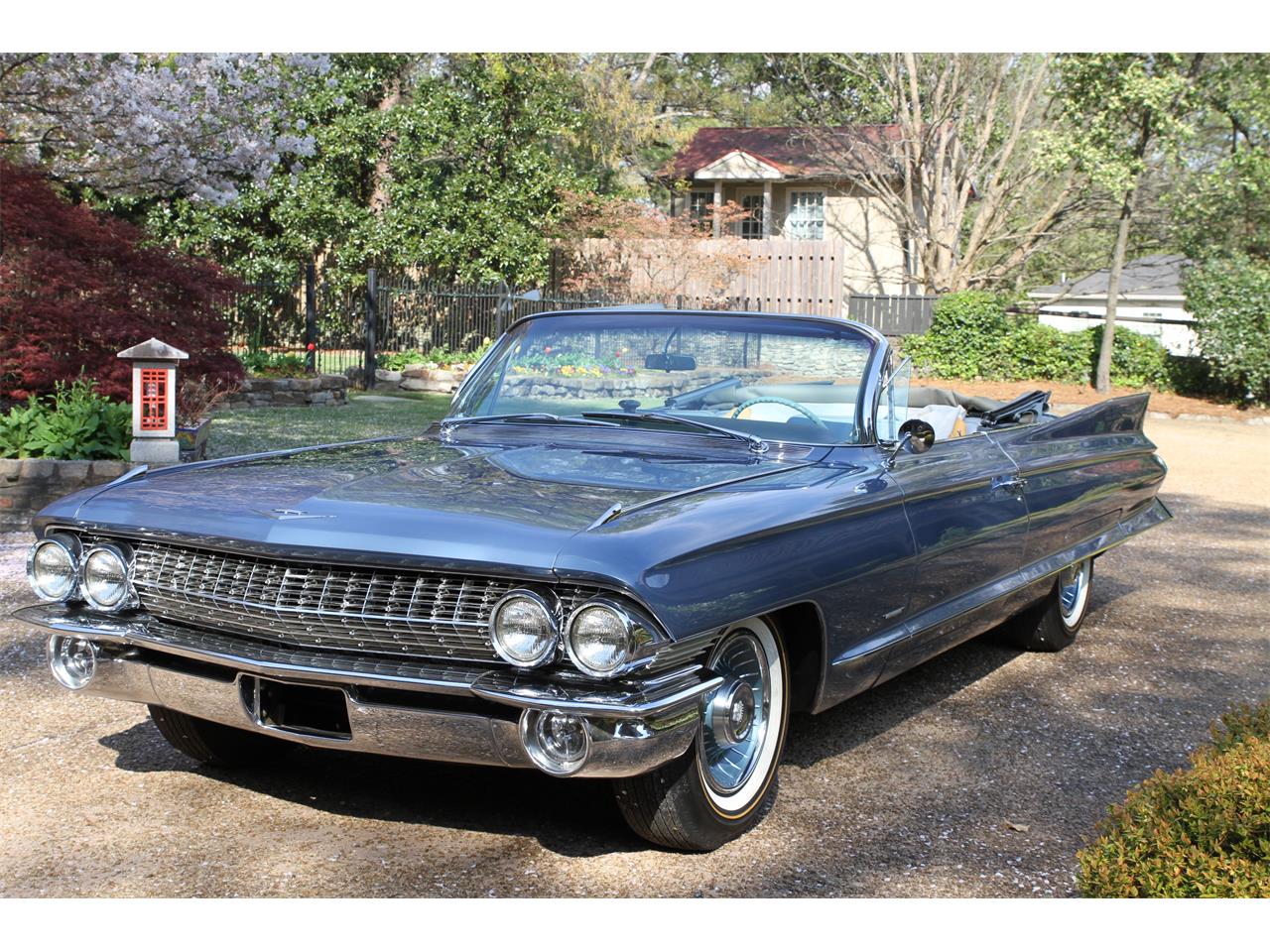 Cadillac-Series-62-1961-Dresden-Blue-Light-Blue
