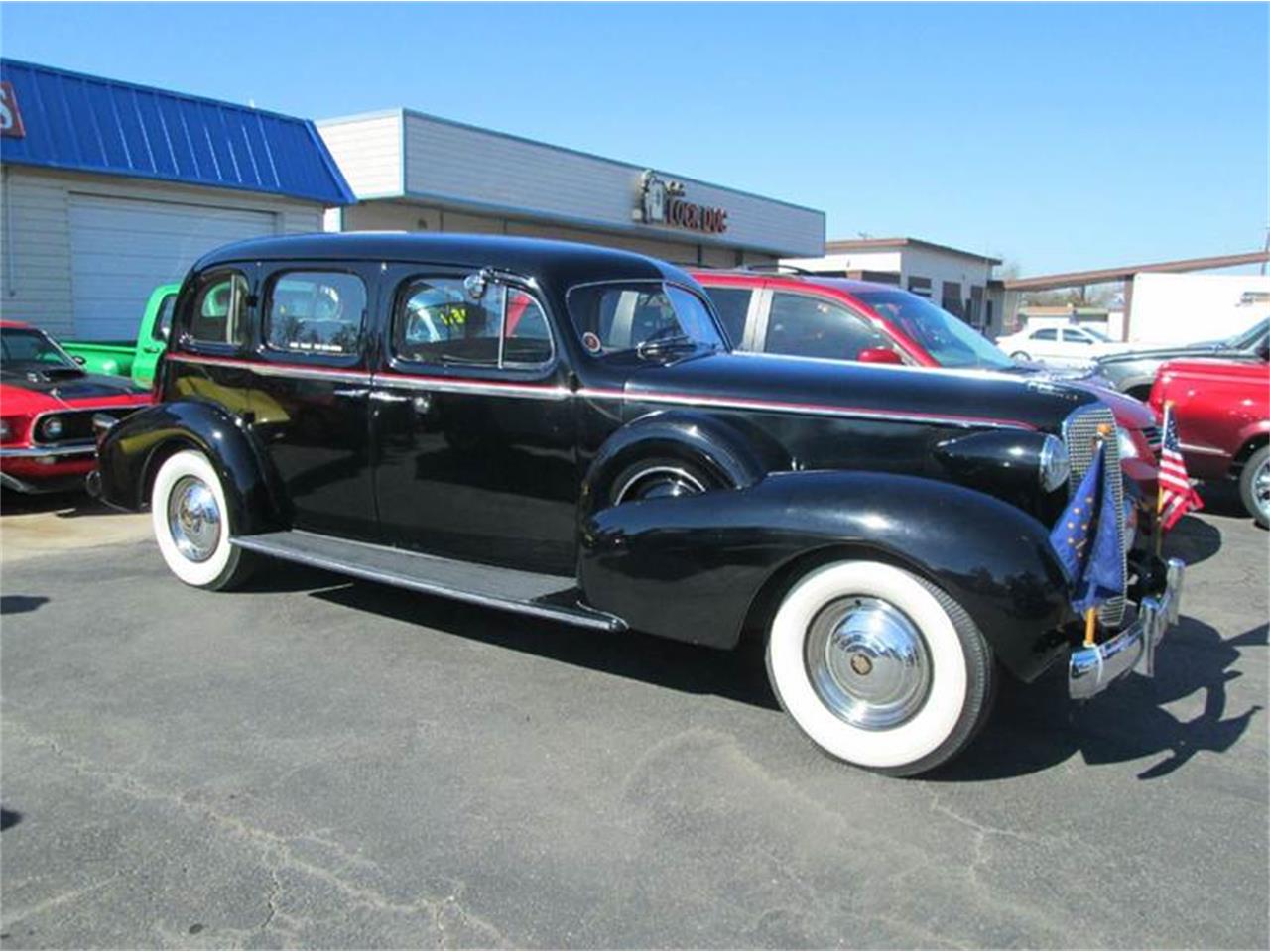 Cadillac-Series-75-1937-Black-Tan-3
