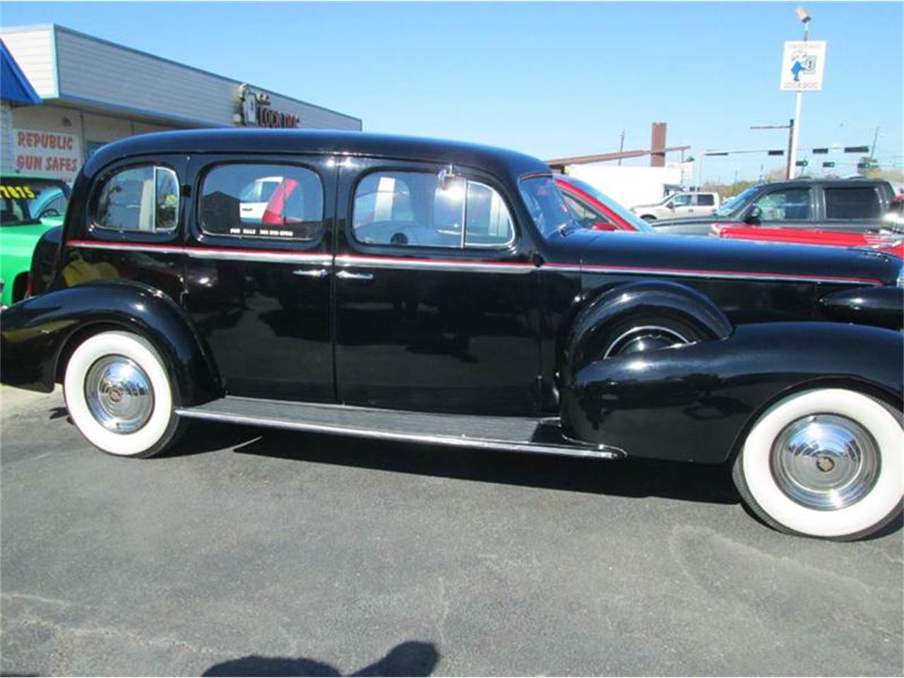Cadillac-Series-75-1937-Black-Tan-8