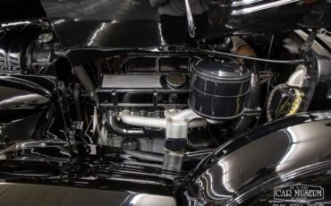 Cadillac-Series-85-1937-Black-Black-Leather-25