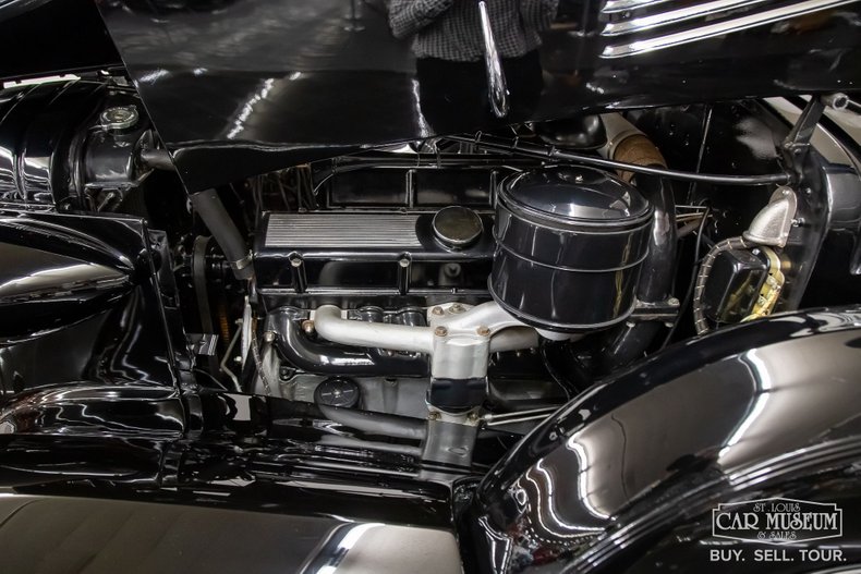 Cadillac-Series-85-1937-Black-Black-Leather-25