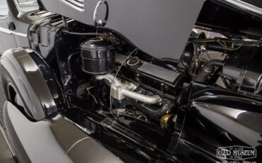 Cadillac-Series-85-1937-Black-Black-Leather-34