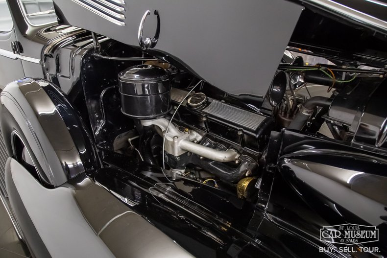 Cadillac-Series-85-1937-Black-Black-Leather-34