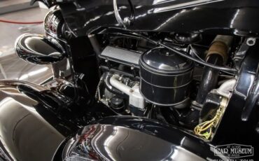 Cadillac-Series-85-1937-Black-Black-Leather-42