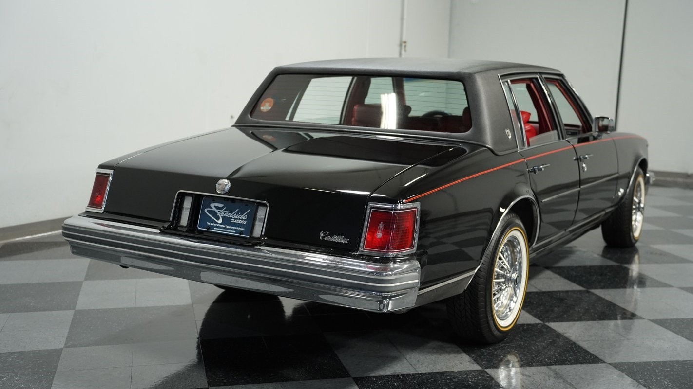Cadillac-Seville-1977-Sedan-10