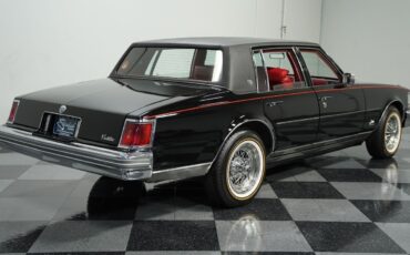 Cadillac-Seville-1977-Sedan-11