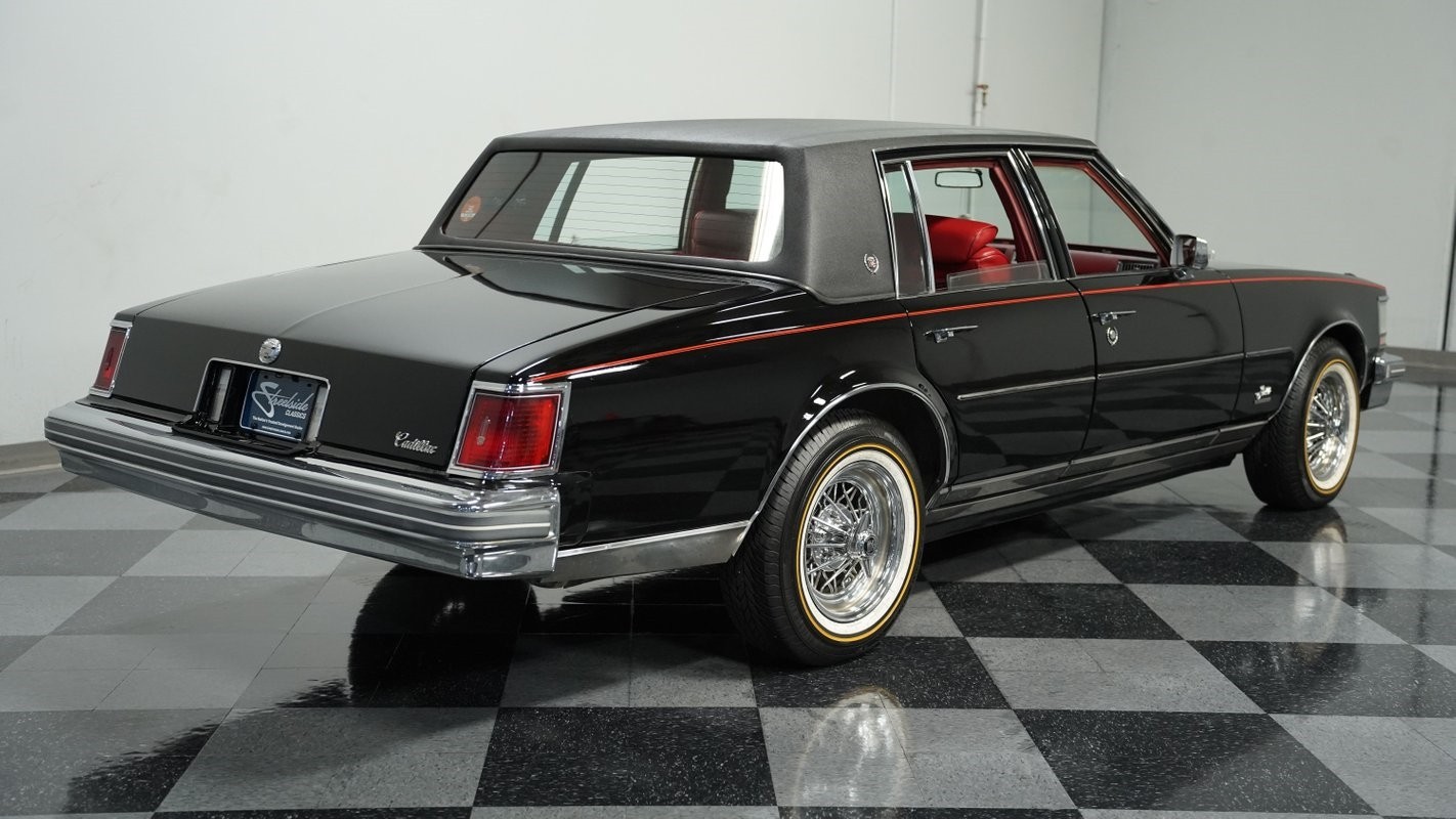 Cadillac-Seville-1977-Sedan-11