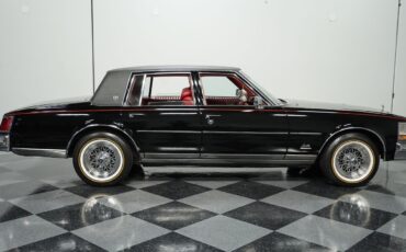 Cadillac-Seville-1977-Sedan-12