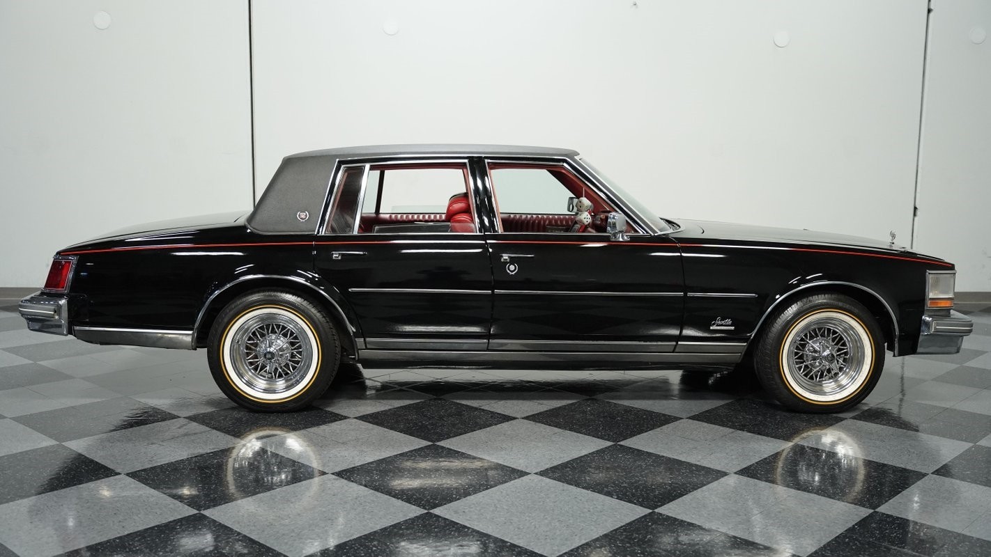 Cadillac-Seville-1977-Sedan-12