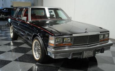 Cadillac-Seville-1977-Sedan-14