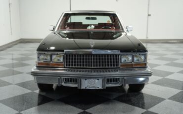 Cadillac-Seville-1977-Sedan-15