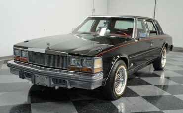 Cadillac-Seville-1977-Sedan-16