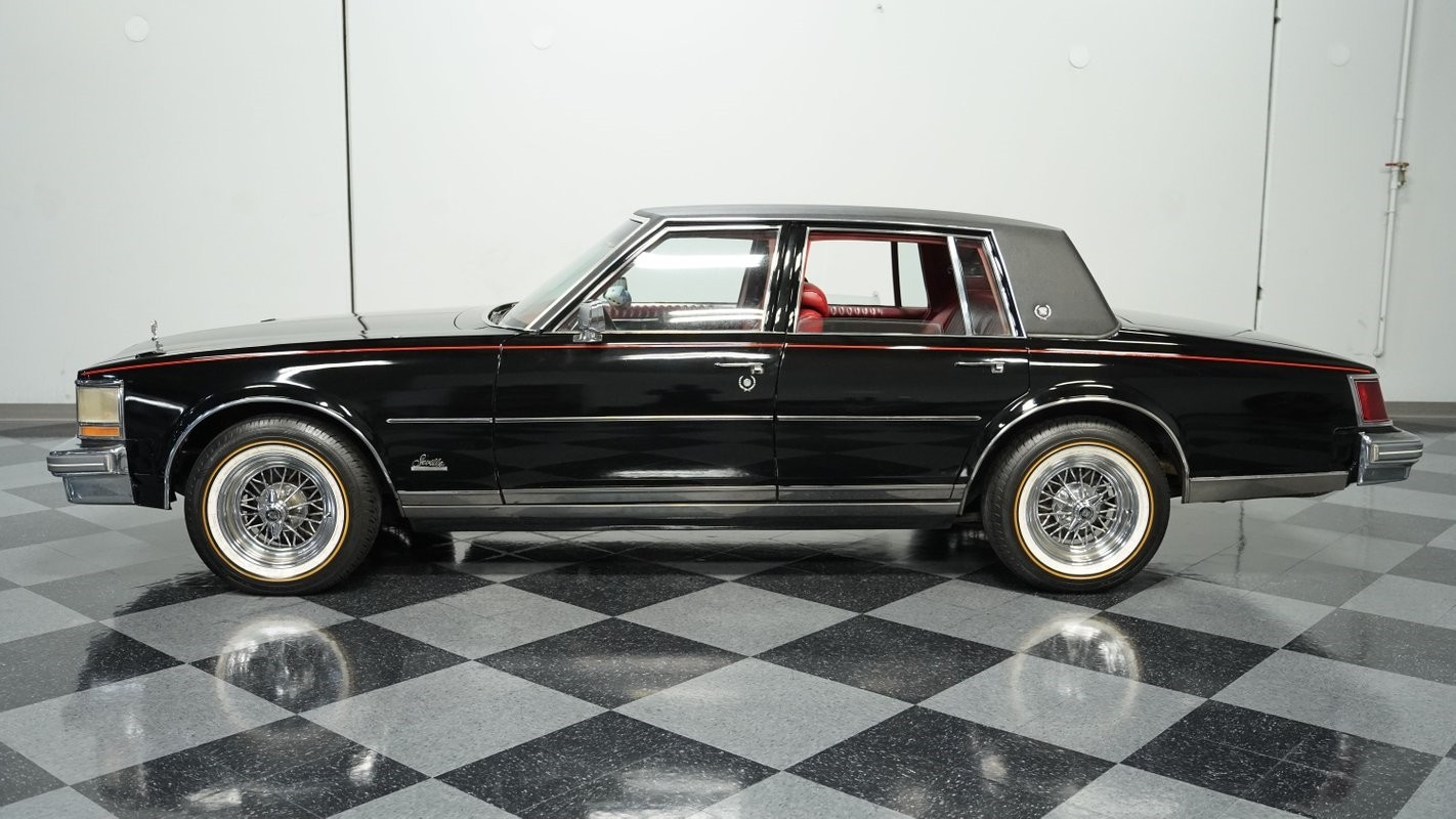 Cadillac-Seville-1977-Sedan-2