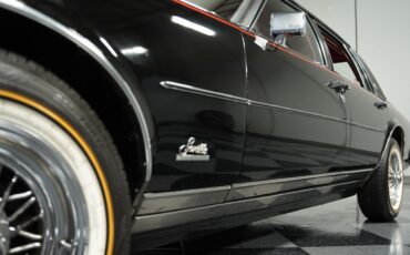 Cadillac-Seville-1977-Sedan-20