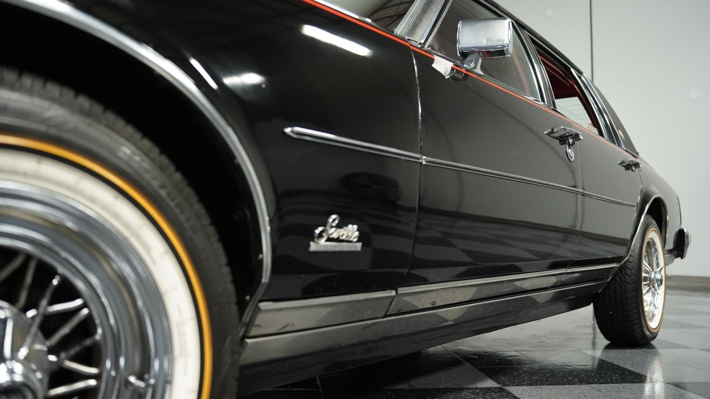 Cadillac-Seville-1977-Sedan-20