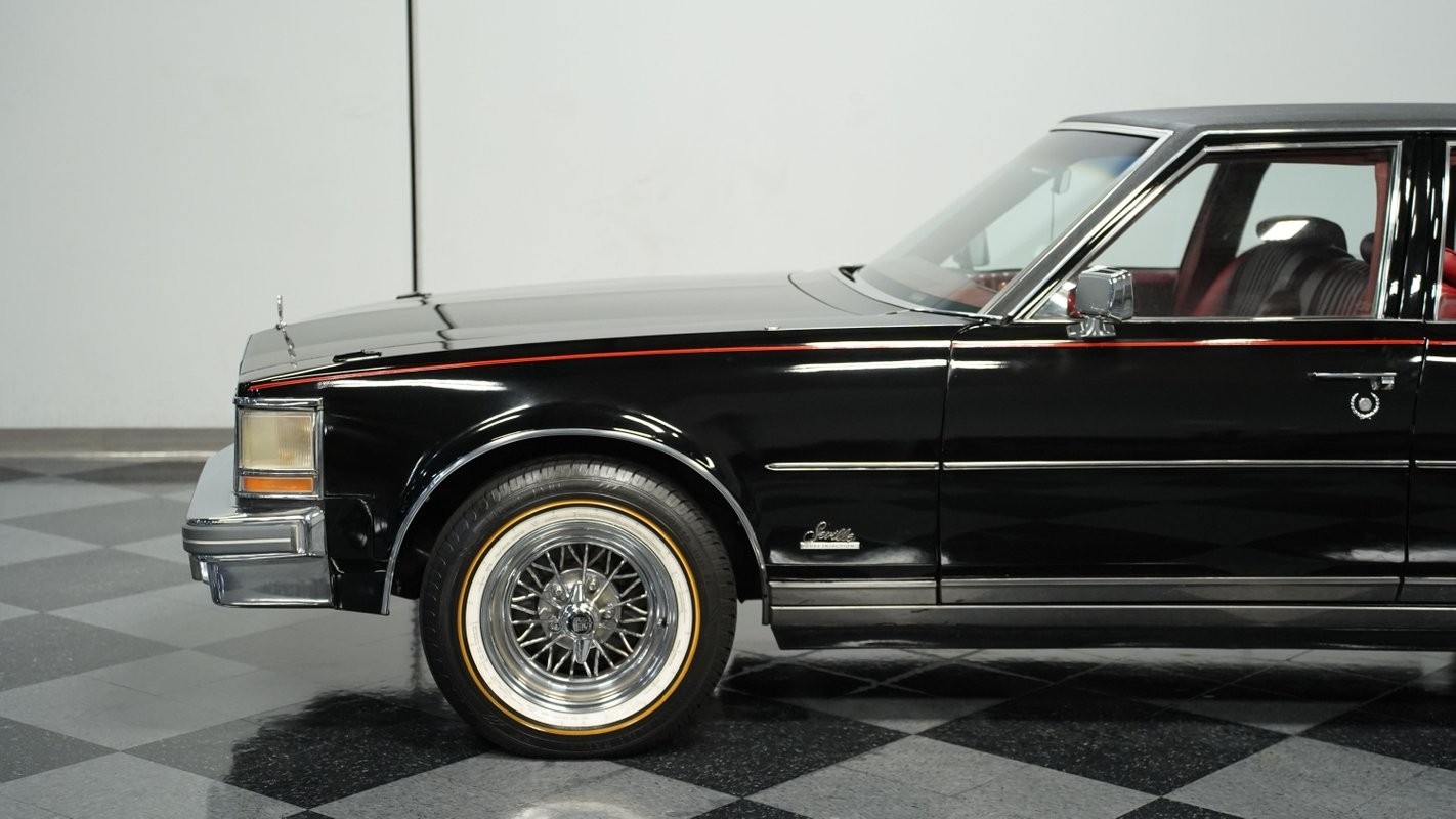 Cadillac-Seville-1977-Sedan-21
