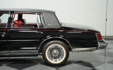 Cadillac-Seville-1977-Sedan-22