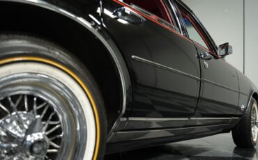Cadillac-Seville-1977-Sedan-26
