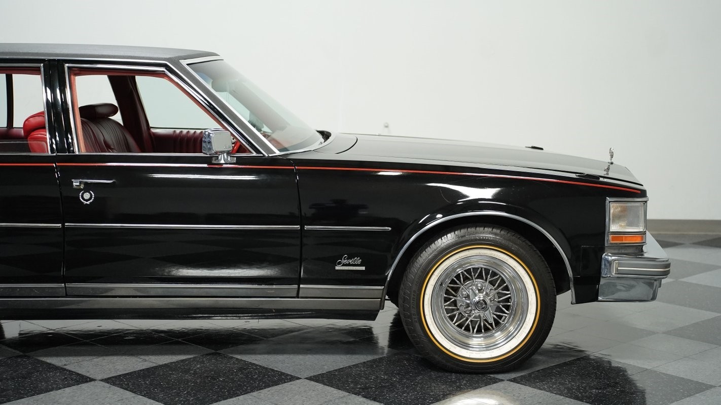 Cadillac-Seville-1977-Sedan-28