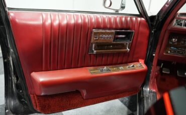 Cadillac-Seville-1977-Sedan-33