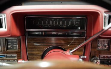 Cadillac-Seville-1977-Sedan-35