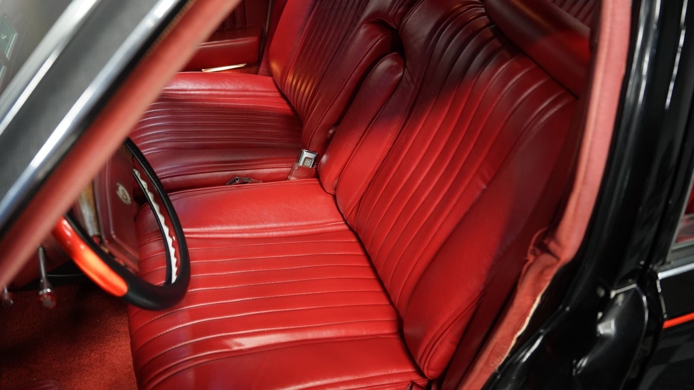 Cadillac-Seville-1977-Sedan-38