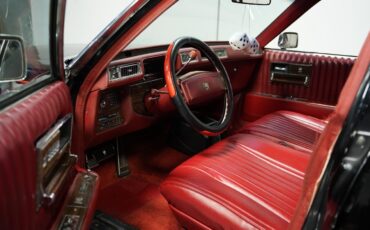 Cadillac-Seville-1977-Sedan-4