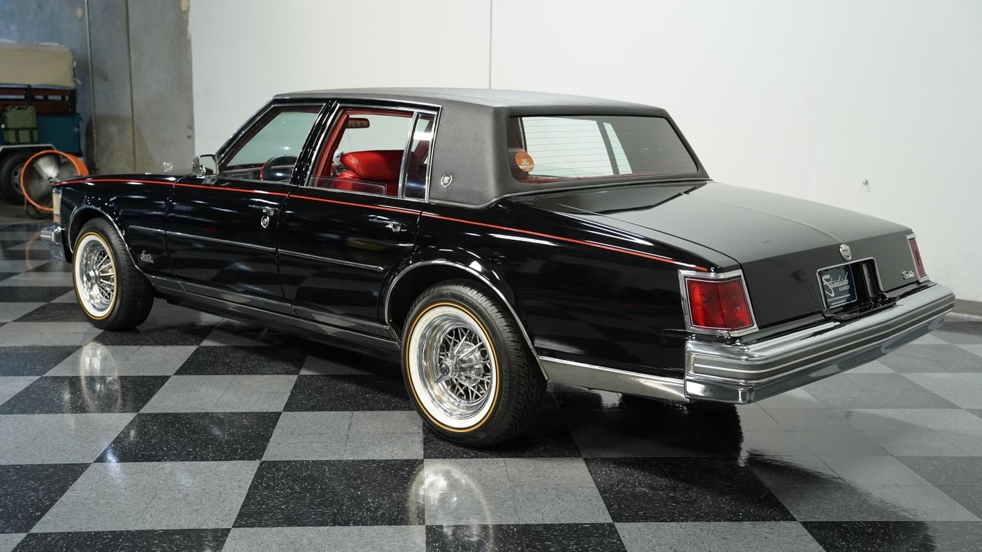 Cadillac-Seville-1977-Sedan-7