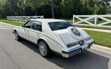 Cadillac-Seville-1984-Sedan-2