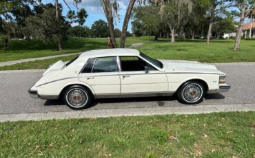 Cadillac-Seville-1984-Sedan-3
